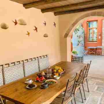 Veranda Rossa Suites Dining/Meeting Rooms