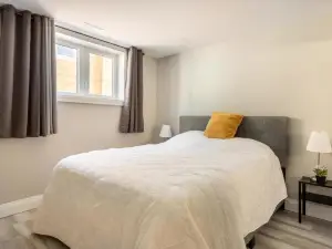 Entire 2 Bedroom Apartment Downtown - u1