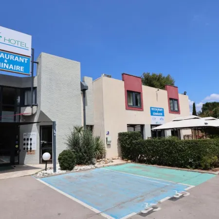 Brit Hotel Montpellier Euromédecine Отели рядом с достопримечательностью «Стадион «Мосон»»