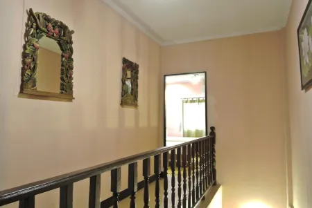 Pissamorn House