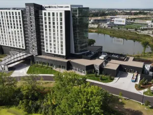 Omni Viking Lakes