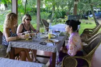 Lovedale Lakeside Homestay Hotels in Muhamma