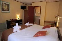 Logis Hôtel le Pressoir Отели в г. Аржелье