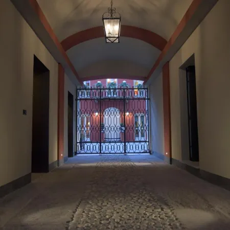 Porta Palace Apartments