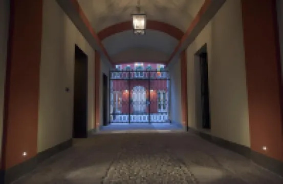 Porta Palace Apartments