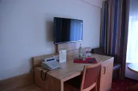 Altstadthotel Harburg Hotels near Preserve Area Heuckenlock