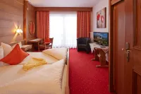 Alpenmotel Säuling فنادق في 