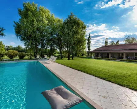 莫斯卡特洛農莊民宿 波佐倫戈酒店