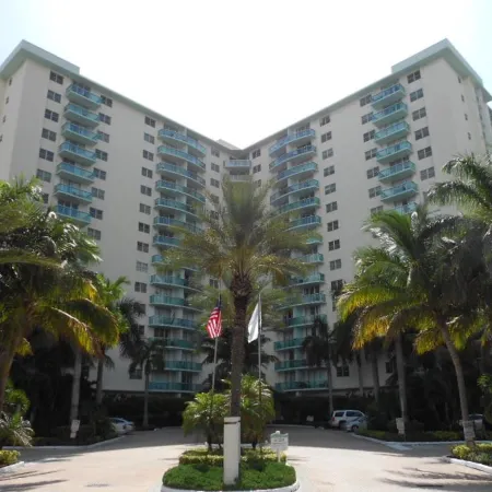 Tides Apt on Hollywood Beach