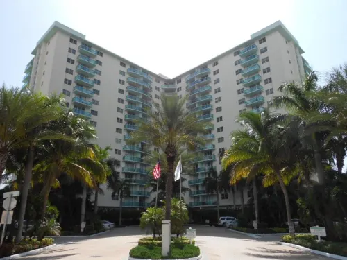 Tides Apt on Hollywood Beach