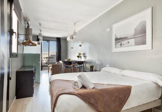 Fira Apartments by Gaiarooms - Housity