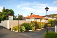 Riverlodge Motel Hotels in 