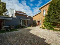 @Abelia Guest House Hotels near Somerset Value Mart