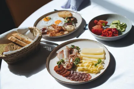 Imola Hotel Platan Отели в г. Эгерский яраш