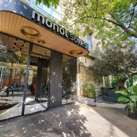 Monot Suites Отели рядом с достопримечательностью «Церкви в Хариссе»