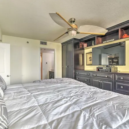 Gulf-View Hudson Condo in Waterfront Resort!