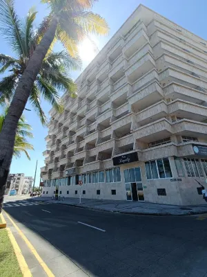 هوتل رويالتي Hotels near Malecón Veracruz Puerto