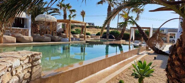 Kosmitis Suites & Villas Hotele w: Paros