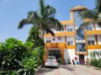 Hotel Guru Surbhi Hotele w: Paonta Sahib