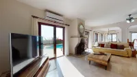Villa Tranquillity by HolidayKeys - วิลล่า