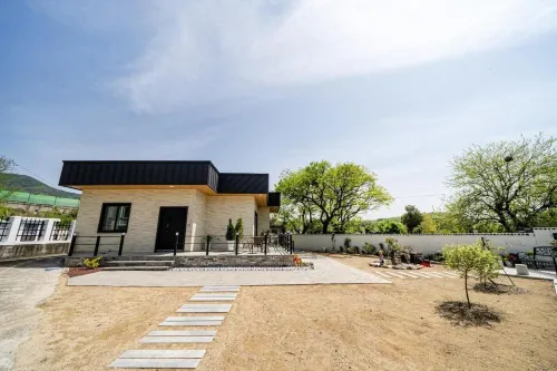 Ulsan You and Dodong Gil Dokchae Pension
