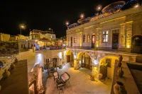 Capp Royal Cave Hotel