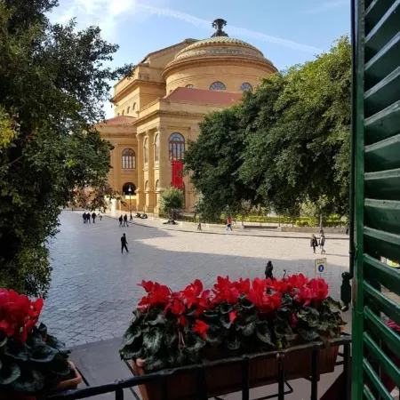 Massimo Plaza Hotel