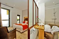 Hotel de Compostelle Hotels in Marquay