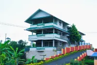 Whispering Pinewoods Hotels in 