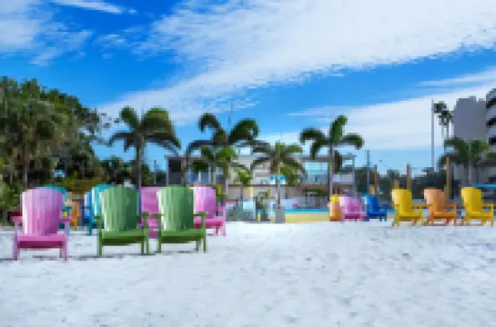 Plaza Beach Hotel - Beachfront Resort Hotels in Saint Pete Beach