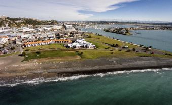 East Pier Hotel