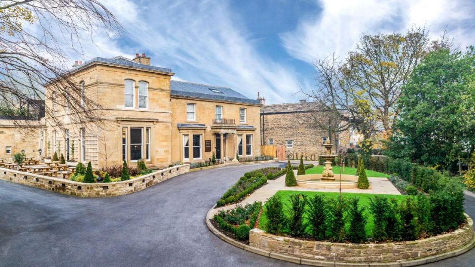 Manor House Lindley
