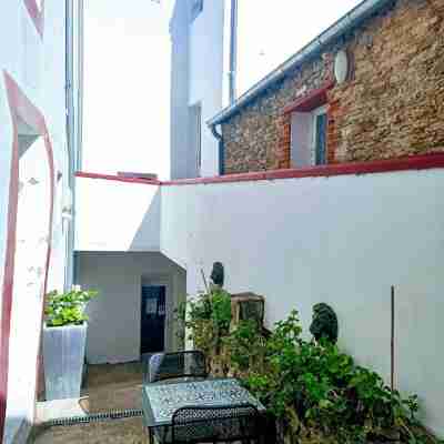 Hôtel Saint Amant Hotel Exterior