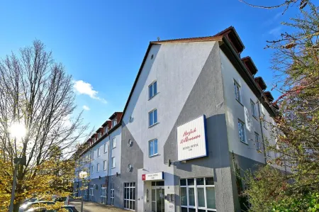 Hesse Hotel Celle Отели в г. Винзен
