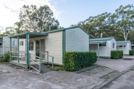 Tasman Holiday Parks - Myola Отели в г. Олд Эровал Бэй