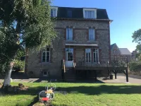 Auberge Ti'Gousket Hotels in Ploumagoar