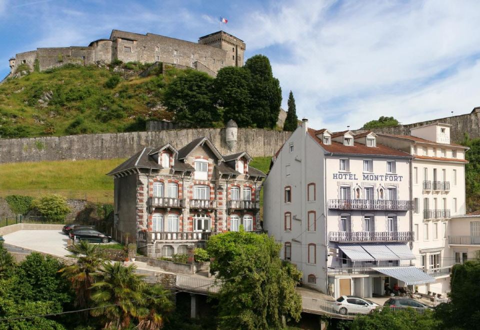 hotel overview picture