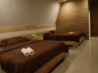 Pagupon Camp Syariah Hotels in Bumiaji