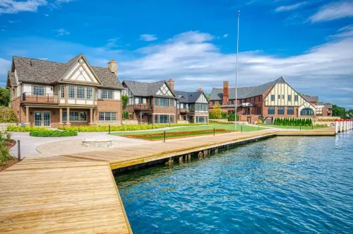 St. Clair Inn Hotels in Saint Clair