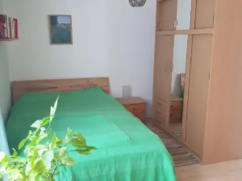 Gegenüber der Mühle