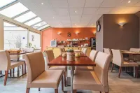 Logis Hotel au Tambour Hotels in Reims