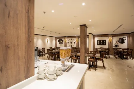 Bellevue Park Royal Hotel