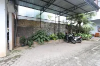 Gatra Hotel Syariah near Alun Alun Kudus Mitra RedDoorz - Wifi