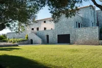 Kamares Villas - parking