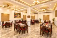 Satyam Palace Resort - Desayuno