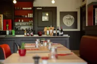 Ibis Budget Cherbourg la Glacerie - bar