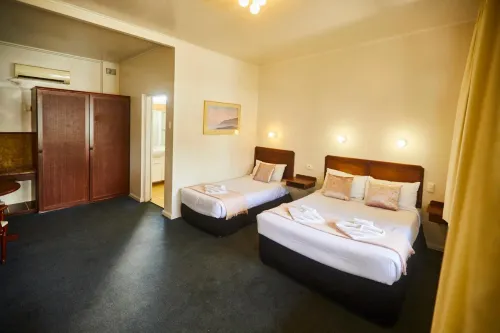Town & Country Motel Hotels in Campsie