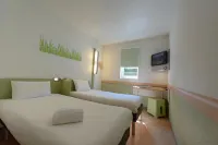 Ibis Budget Orange Centre Hotels in Piolenc