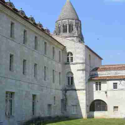 Les chambres de l'Abbaye - nuits insolites Hotel Exterior