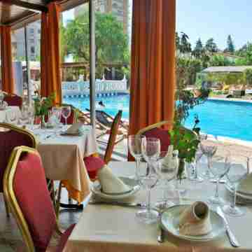 Montreal Dining/Meeting Rooms